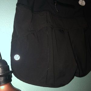 BLACK LULULEMON SPEED SHORTS